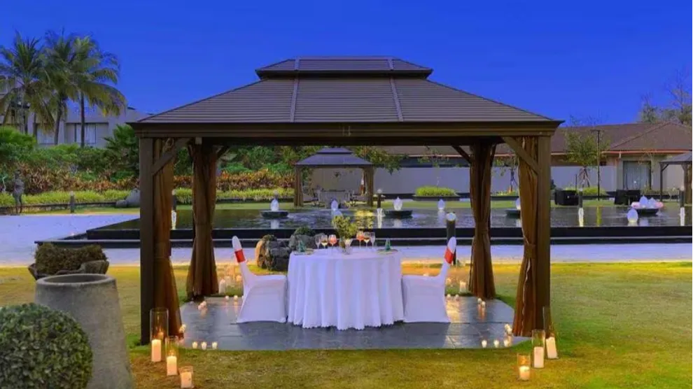 Poolside Lawn